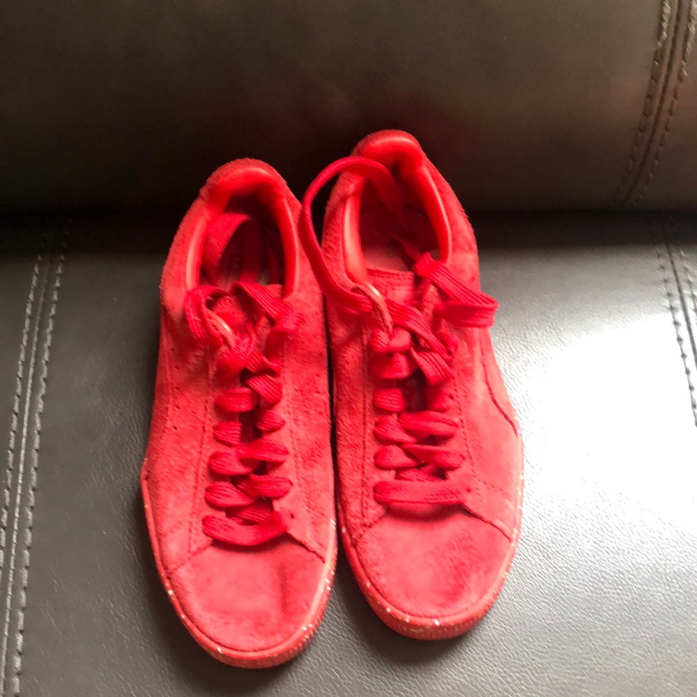 Unisex Gently used Pumas